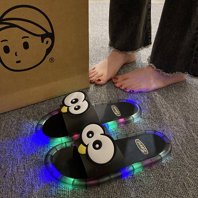 Home Bath - Leuke grote ogen lichtgevende slippers zomermode