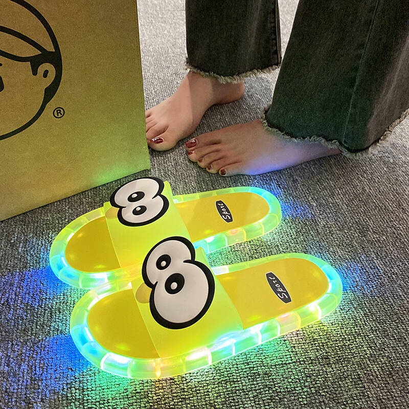 Leuke grote ogen lichtgevende  - Home Bath recensie en prijs